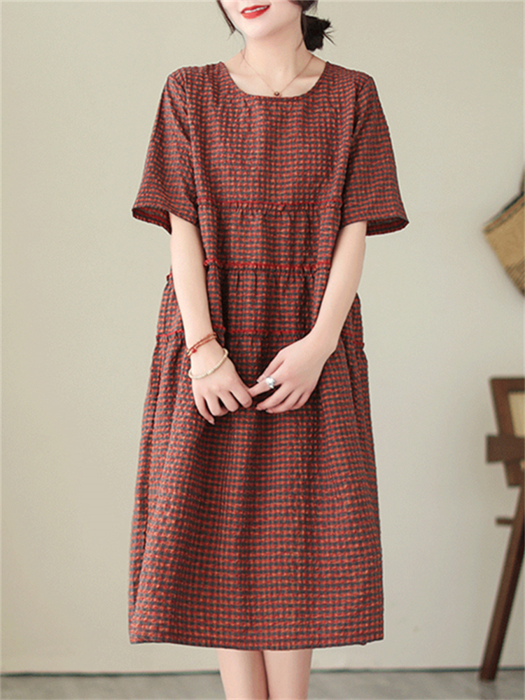 Nouvelle Robe Mi-Longue Décontractée et Confortable à Manches Courtes à Carreaux Vintage pour Femme – Collection Été 2026 – Vêtement Élégant