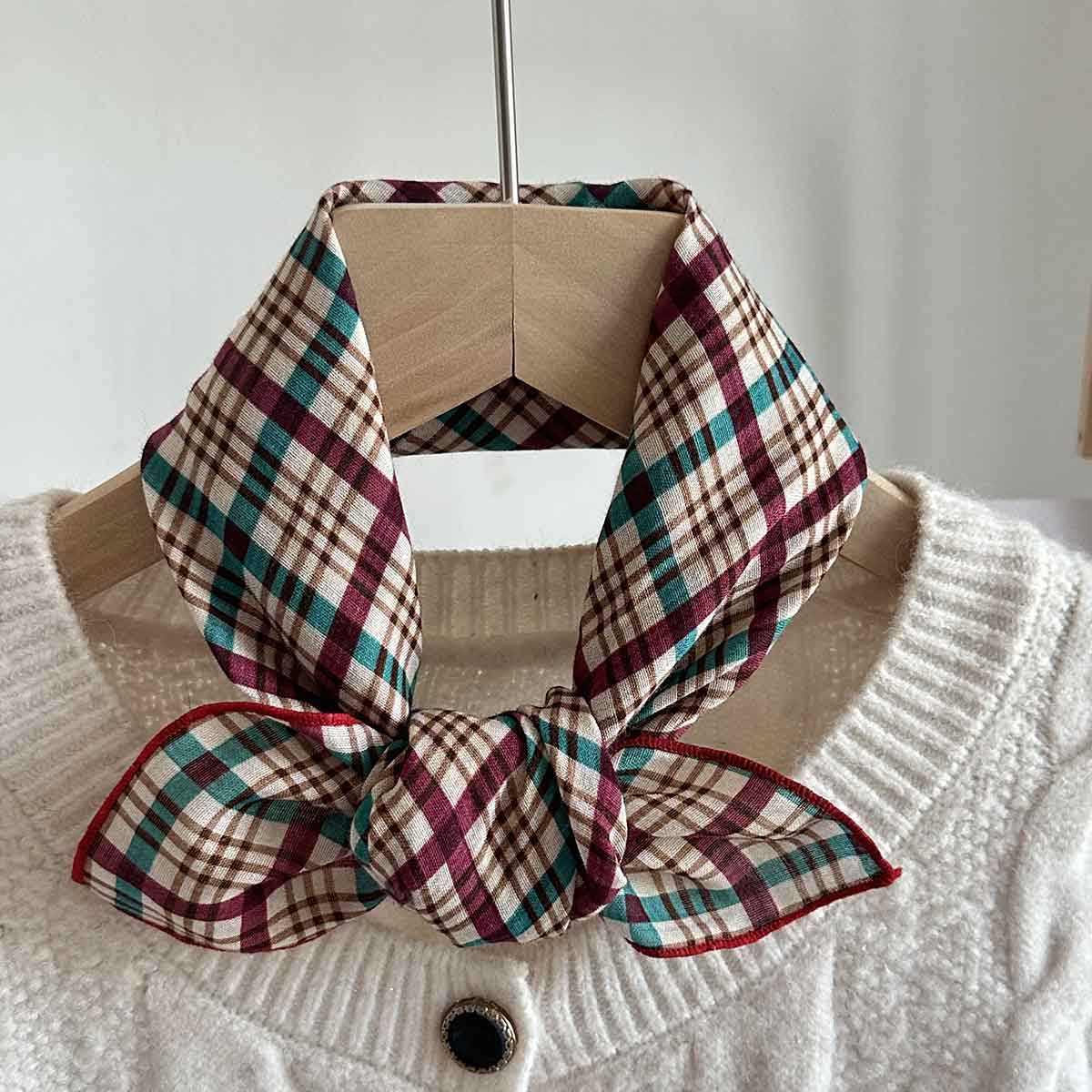 Nouvelle écharpe en soie pour femmes, petite, douce pour la peau et de style bohème, petite écharpe carrée polyvalente à imprimé floral, printemps et été