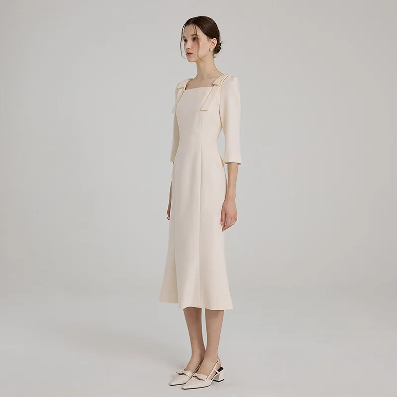 Robe moulante pour femme à col carré et épaules droites, nouvelle collection printemps-automne, taille haute, manches mi-longues, avec une coupe ajustée