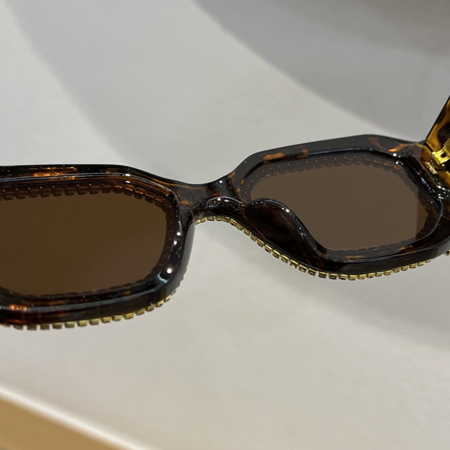 Lunettes rétro luxueuses pour femmes, petite monture carrée avec strass, élégantes, de grande valeur, photographie de rue, Holida, 1 pièce