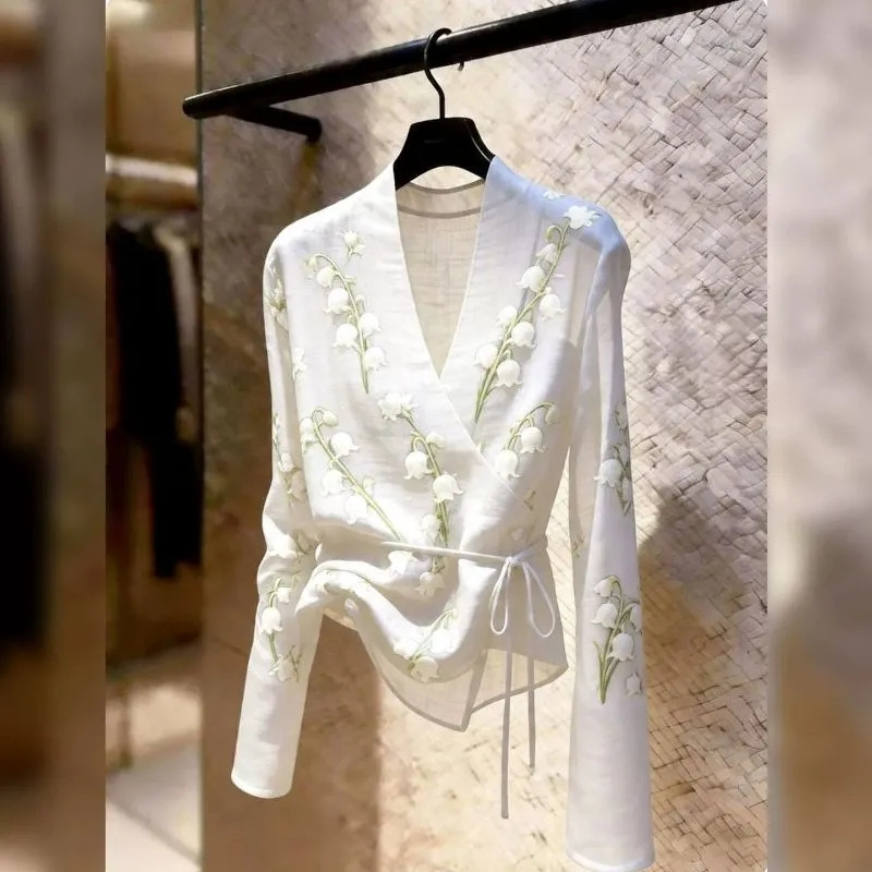 Chemisier élégant pour femme, nouvelle collection été 2026, col en V, design français, imprimé, style tempérament