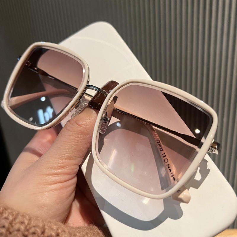 Lunettes de soleil de luxe carrées à grande monture pour femme, style vintage, pour la conduite et la ville, monture métallique, verres polygonaux
