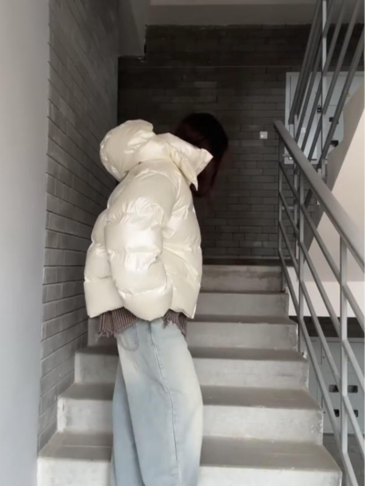 Veste d'hiver classique pour femmes, manteau à capuche, court, chaud, à la mode, vêtements d'extérieur décontractés, coupe ample, nouvelle collection 2025