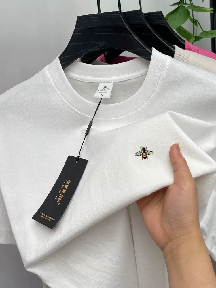 Mode abeille broderie 100% coton manches courtes T-shirt léger marque de luxe hommes été col rond respirant jeunesse décontractée nouveau top