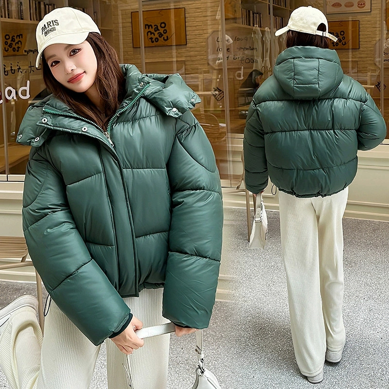 Manteau d'hiver 2026 pour femmes, en coton épais, coupe ample, à capuche, nouveau modèle court, rembourré en coton, parka pour femmes.