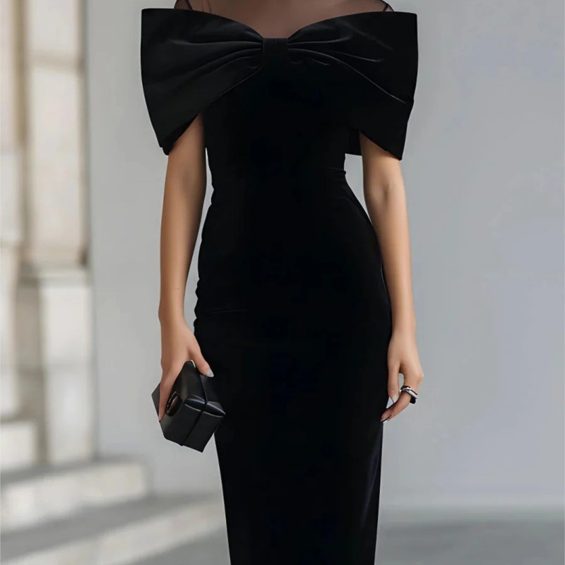 Robe de soirée élégante en velours uni avec fente, style sexy, épaules dénudées, manches cape en maille, coupe ajustée pour femme