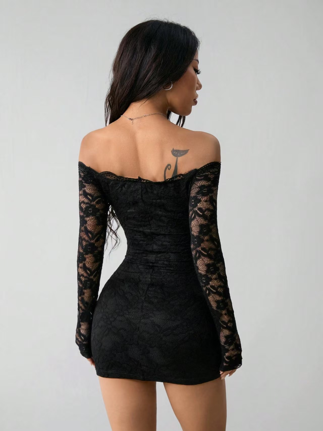 Robe Courte d'Été 2026 Femme Sexy Moulante pour Soirée Club, Robe Fourreau Noire Unie à Bretelles Courtes