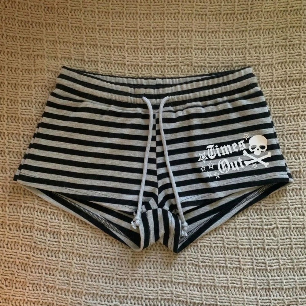 Shorts pour femmes, pantalons courts décontractés, mode Y2k, nouveaux modèles 2026, bas tendance, imprimé crâne rayé, shorts chics