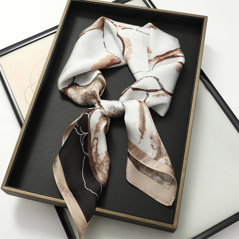 Foulard en soie pour femmes, 70x70cm, Design de marque, imprimé, châle, foulard, Hijab, cheveux, main, poignet, Bandana, cravate, 2023