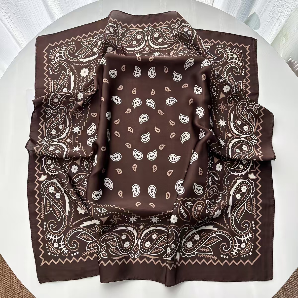 Écharpe carrée imprimée Paisley pour femmes, élégante, imitation soie, bandana, hijab rétro, foulard de luxe, châle