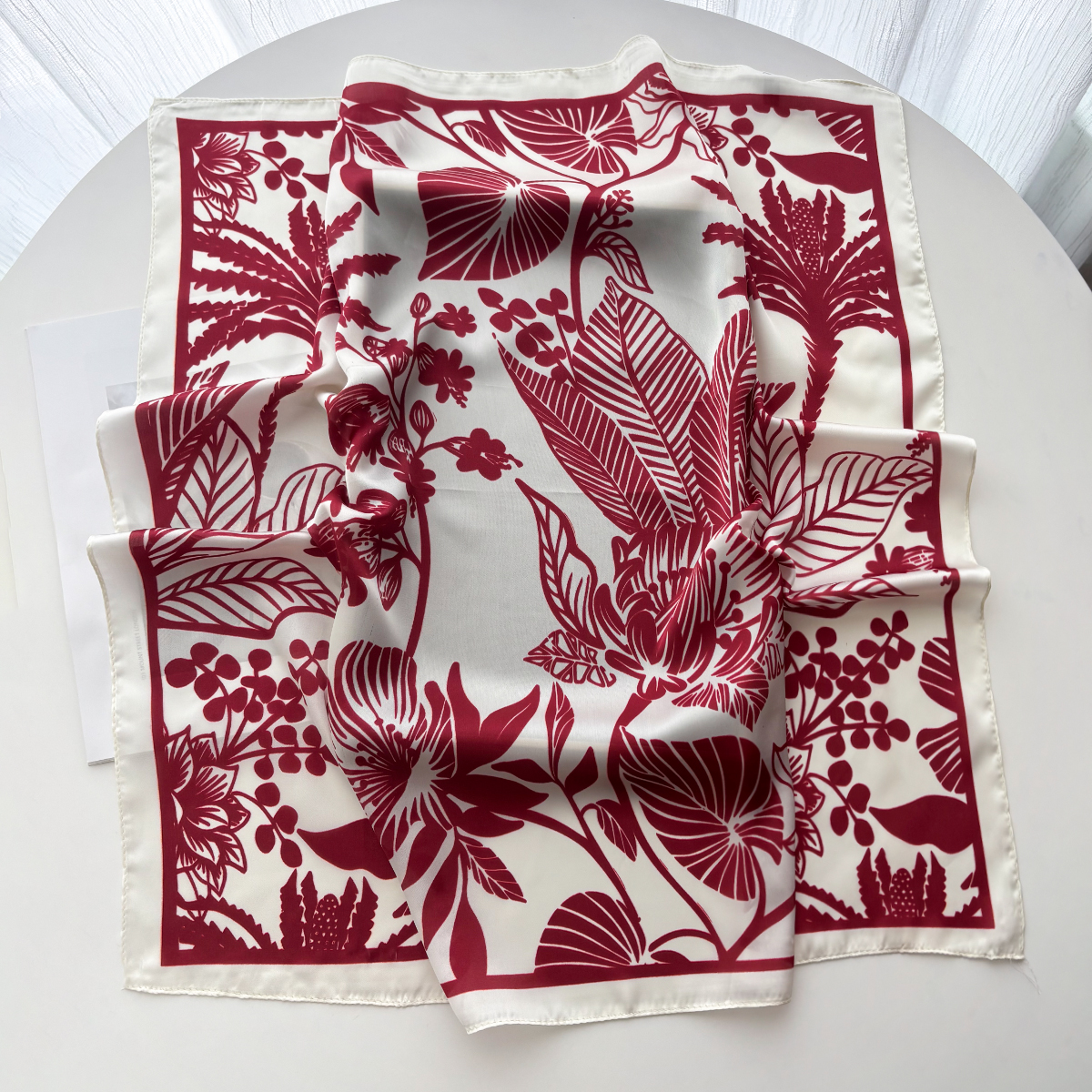 Écharpe carrée imprimée tendance pour femme, en satin doux imitation soie, foulards de luxe, bandanas, hijab, écharpe élégante, châles
