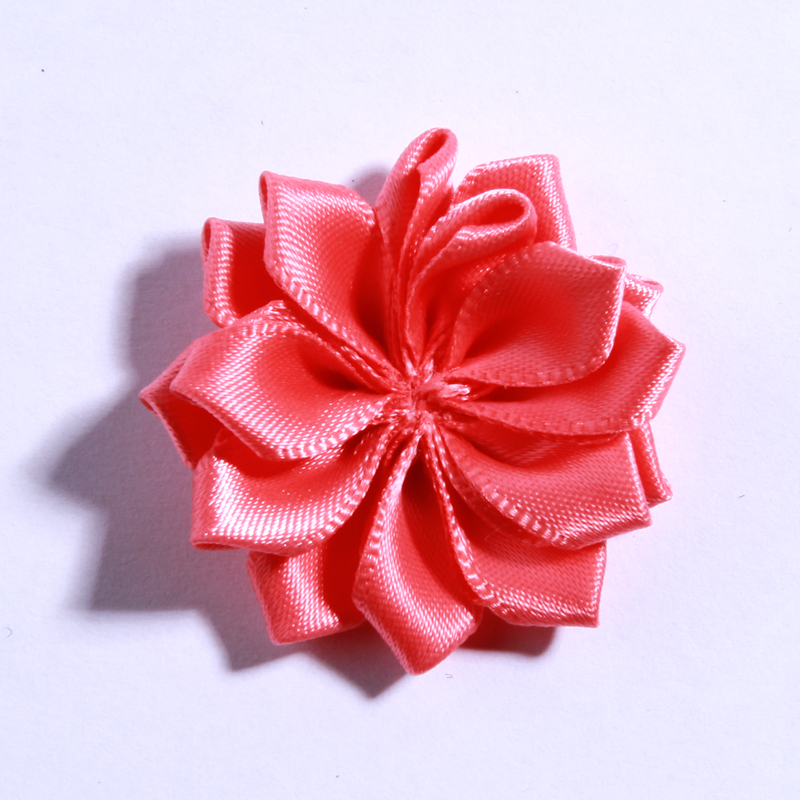 Ruban en satin mini 4 cm, fleur unie pour accessoires de cheveux, fleurs en tissu de soie multicouches en forme d'étoile pour bandeau de fille