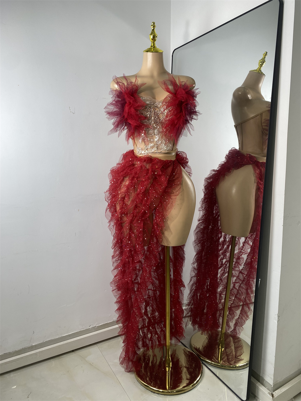 Ensemble deux pièces Sexy sans bretelles à volants pour femmes, robe longue à fente haute, nouvelle mode tendance, discothèque, fête d'anniversaire, tenue de scène