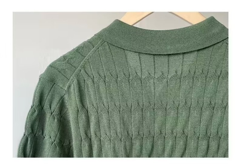 Style coréen nouveaux hommes col d'été couleur unie décontracté mince haut tricoté hommes à la mode coupe ajustée chemise à manches courtes