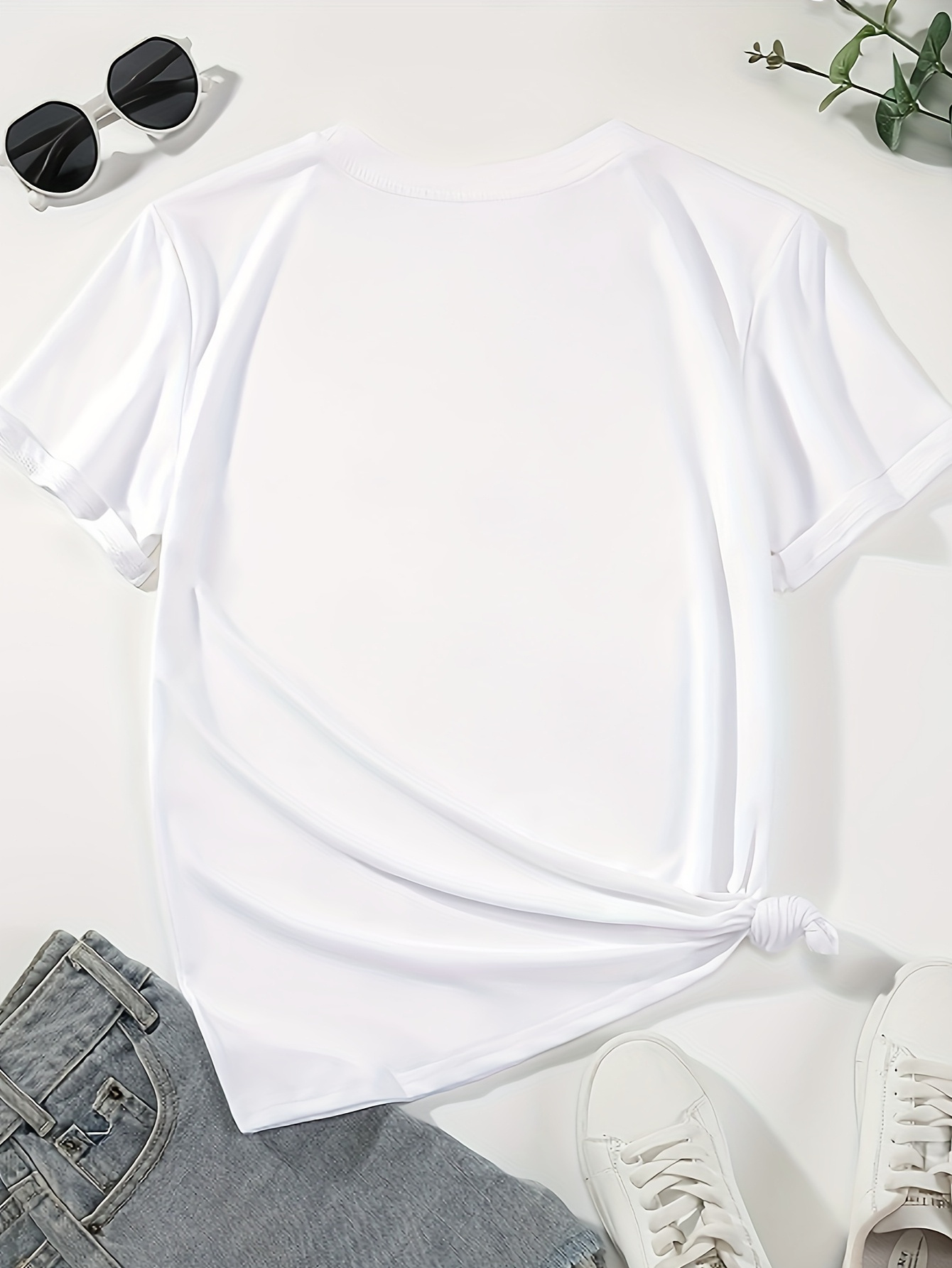 T-Shirt imprimé chat mignon pour femmes, doux, manches courtes, col rond, avec chaton vibrant, imprimé Floral, haut décontracté printemps/été