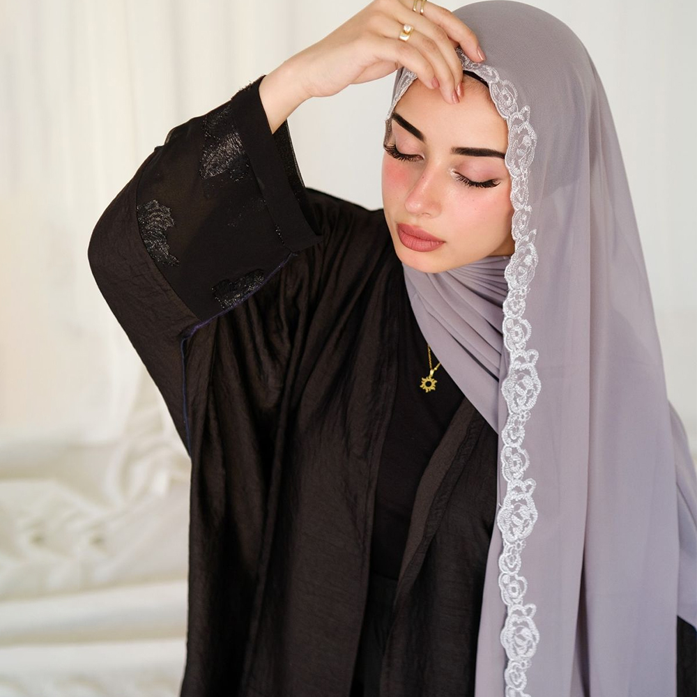 Hijab musulman très vendu, de bonne qualité, doux, en mousseline Bawal, avec dentelle.
