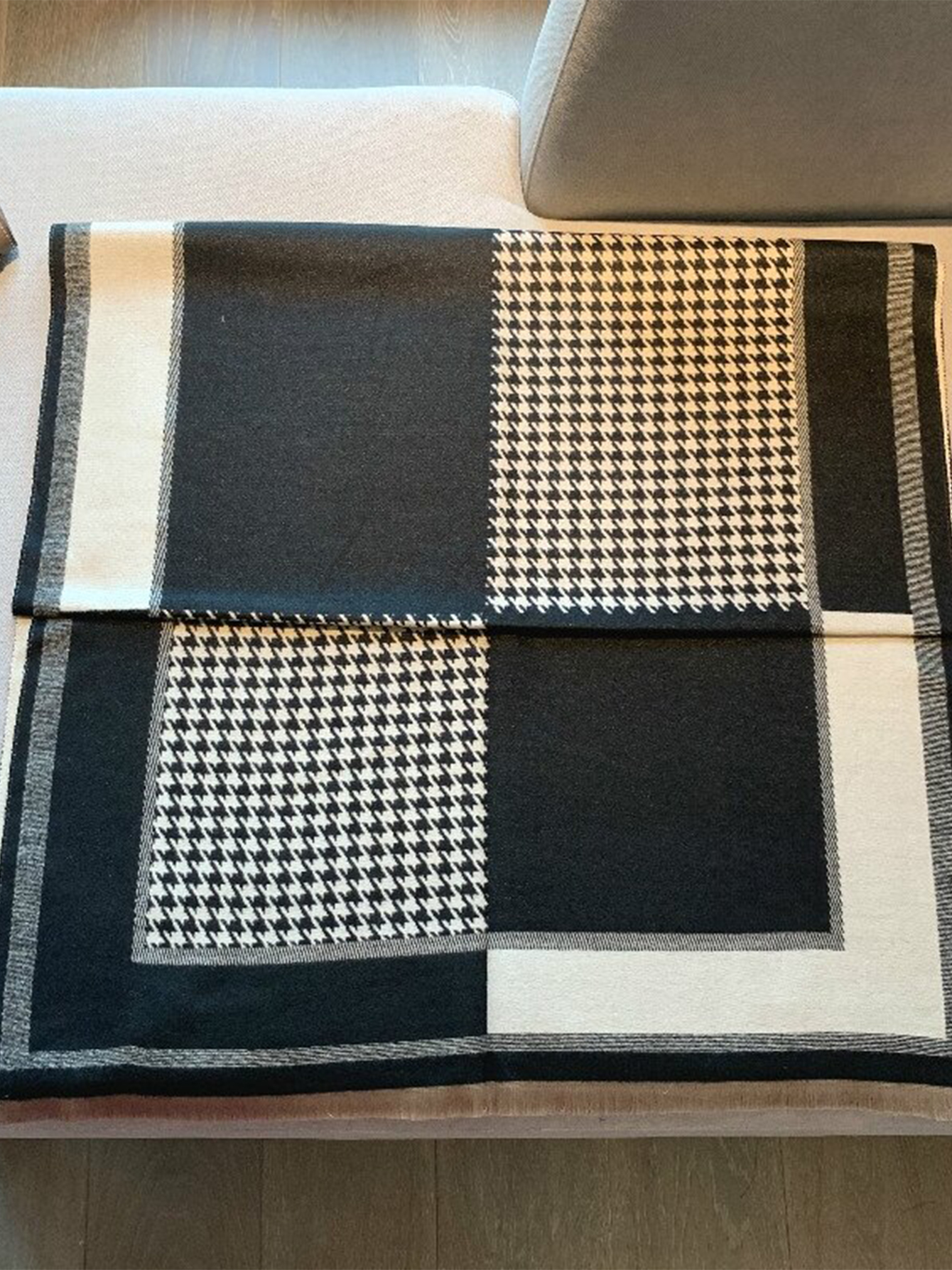 Écharpe noire Premium pour femmes, à la mode, Style coréen, polyvalente, chaud, chauffe-cou, grand Pashmina, vêtements d'extérieur, haut de gamme, hiver 2023