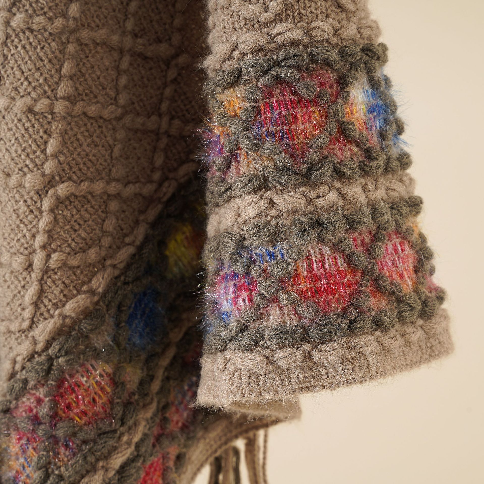 Poncho de style rétro pour femme, châle vintage unique, pull ethnique avec glands ronds bidirectionnels, printemps et automne