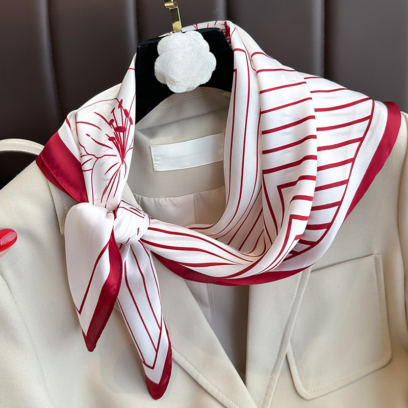 Écharpe de cou en Satin doux Imitation soie pour femmes, écharpe carrée respirante à rayures, imprimé floral, nouvelle collection printemps/été 2024