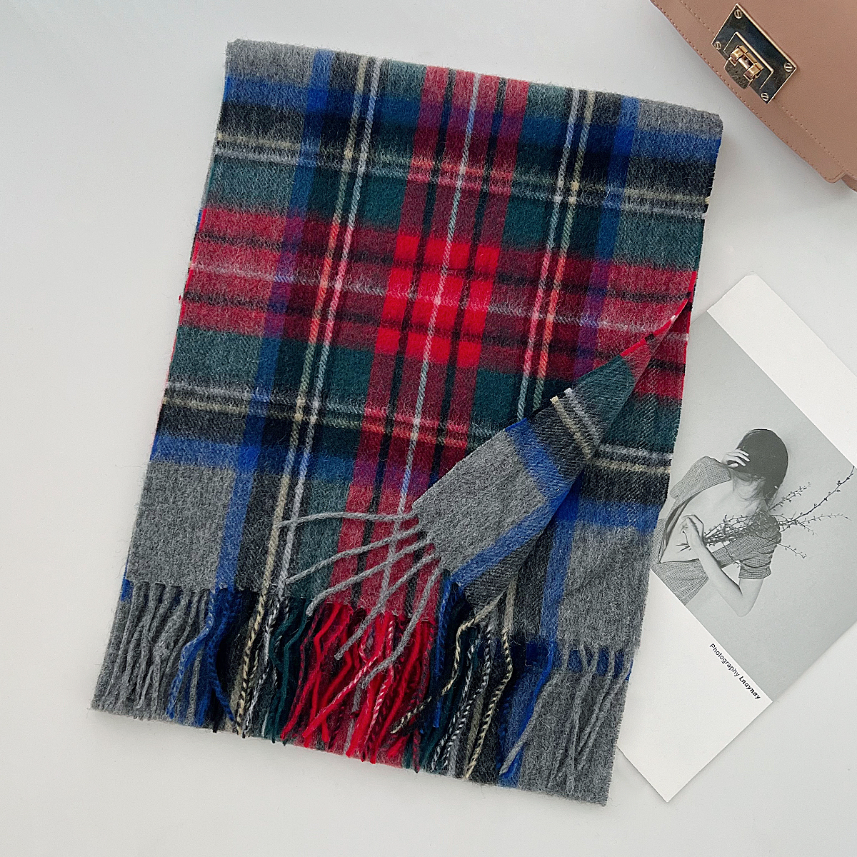 100% laine écharpe pour femmes hommes Style britannique Tartan Plaid cachemire foulards avec gland femme hiver chaud cou écharpe châle 2024