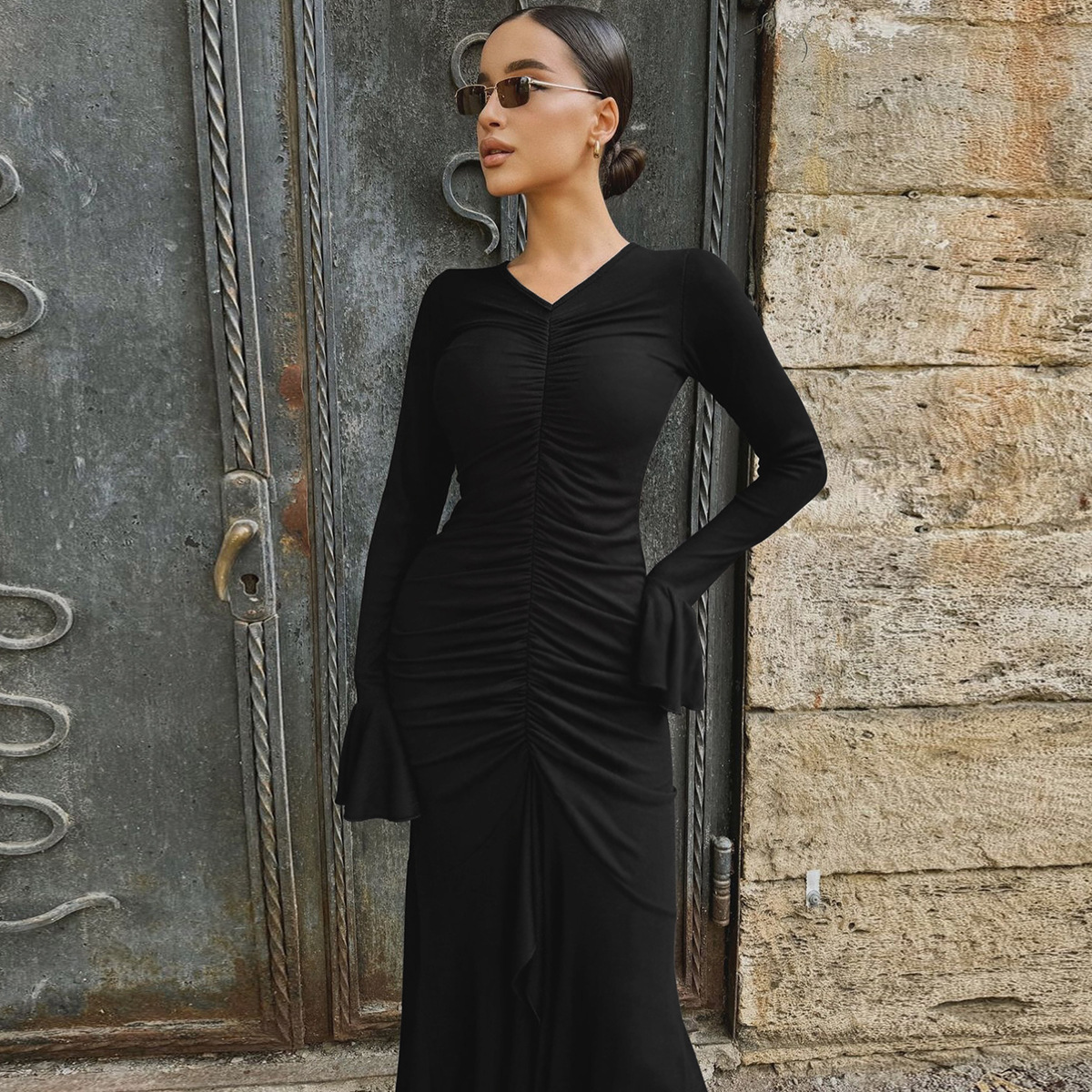 Robe longue blanche à ourlet à volants pour femmes, col en V froncé, manches longues évasées, robes de soirée élégantes, mode, nouveau, 2024
