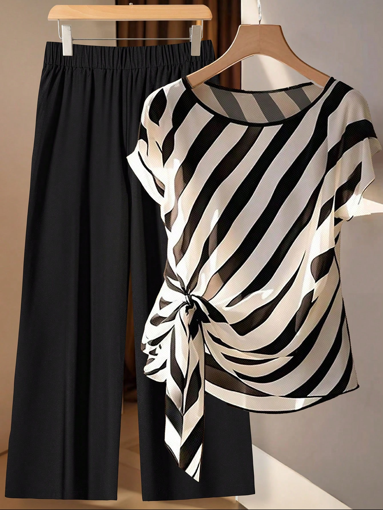 Chemise plissée sans manches à col rond rayée décontractée d'été pour femme