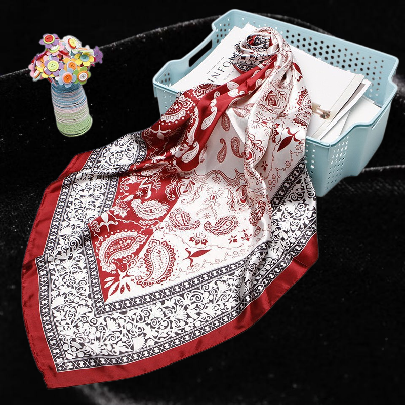 Foulard carré vintage en satin et rayonne, motif cachemire floral, tendance et polyvalent pour femme
