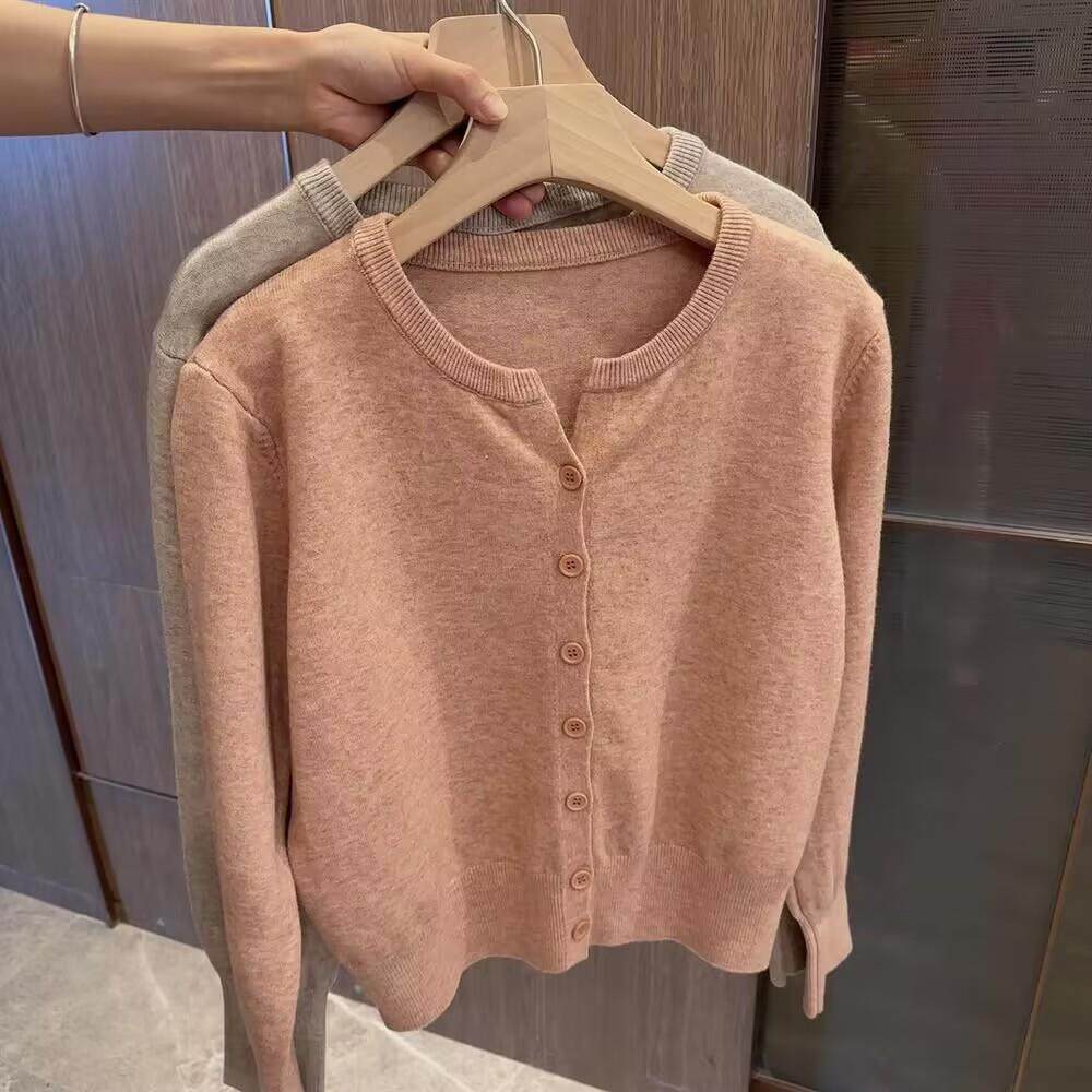 Cardigan en tricot à manches longues pour femme, col rond boutonné, confortable et ajusté, veste pull tendance pour le printemps