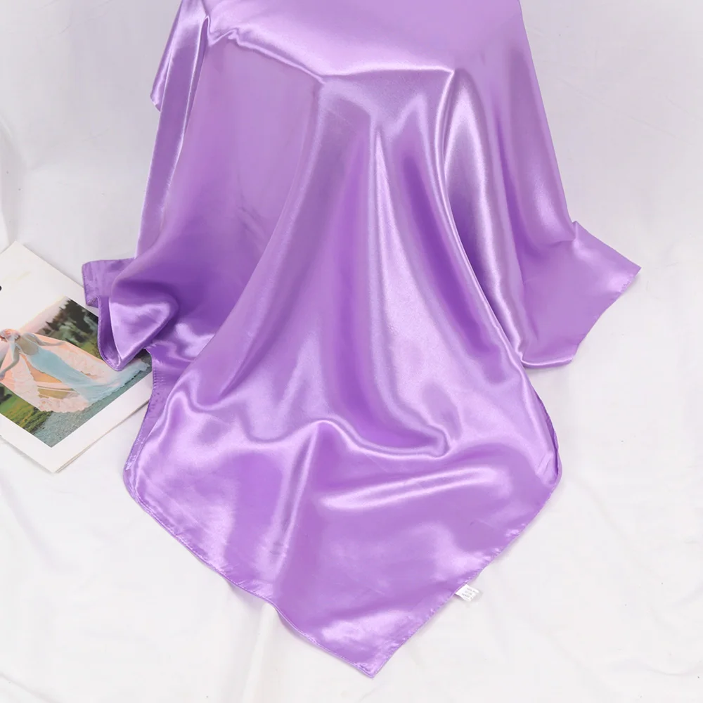 Écharpe carrée en satin pour femme, 90cm, foulard pour le cou et les cheveux, sac chaîne, foulard doux pour la présidence, hijabs pour la tête, nouvelle mode 2024