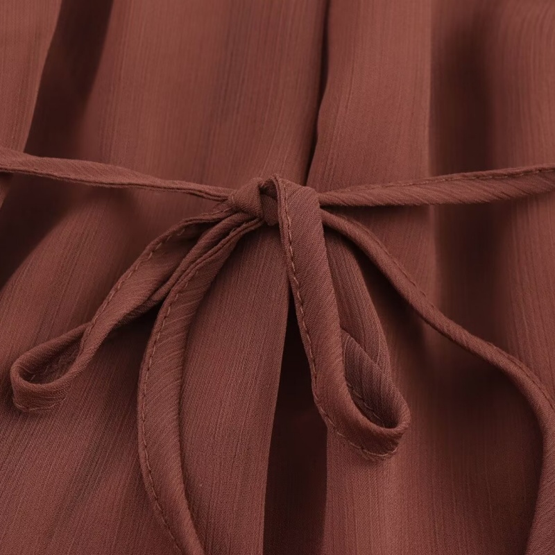Robe longue en mousseline marron à manches bouffantes pour femme, avec ceinture et ourlet à volants, idéale pour le quotidien, le campus ou le bureau