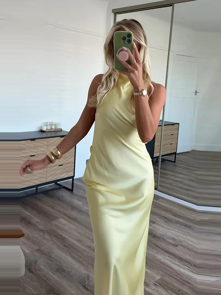 Robe longue de soirée pour femme, élégante, en satin, dos nu, style halter, plissée, sans manches, jaune, pour l'été
