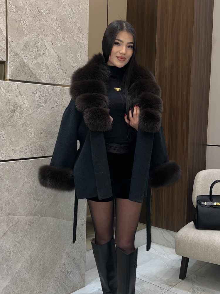 Manteau en laine mélangée pour femmes, grand col et poignets en fausse fourrure, ceinture à la taille, veste d'hiver ample, épaisse, chaude et élégante pour femmes.