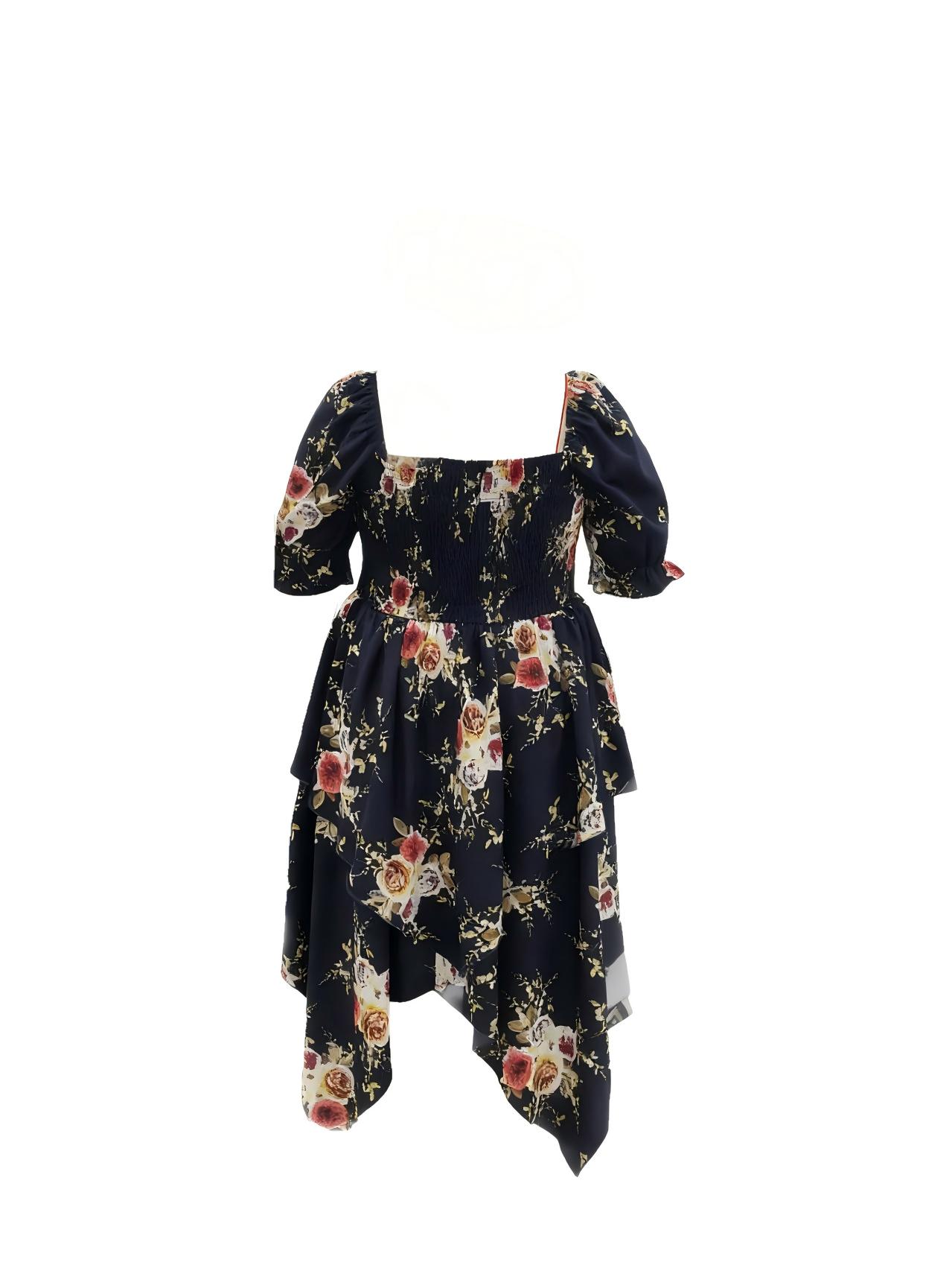 Robe bohème à volants superposés pour femmes grandes tailles, à col carré floral, manches courtes bouffantes, taille haute et ourlet irrégulier.