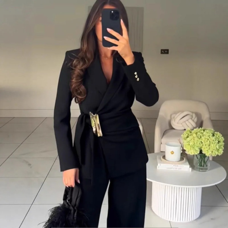 Ensemble tailleur pantalon pour femme, deux pièces, avec blazer à manches longues et pantalon droit, orné de boucles – Tenue chic pour femme