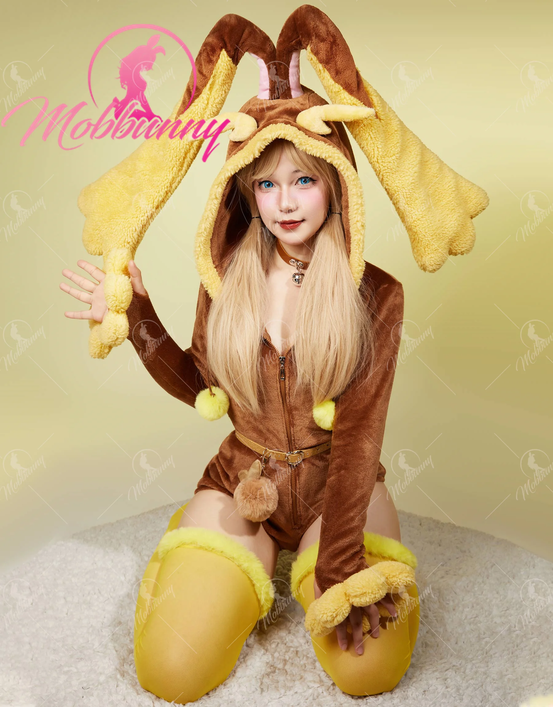 Mobbunny PM Derivative peluche Homewear moelleux moulante barboteuse body à capuche avec chaussettes cuisses et tour de cou