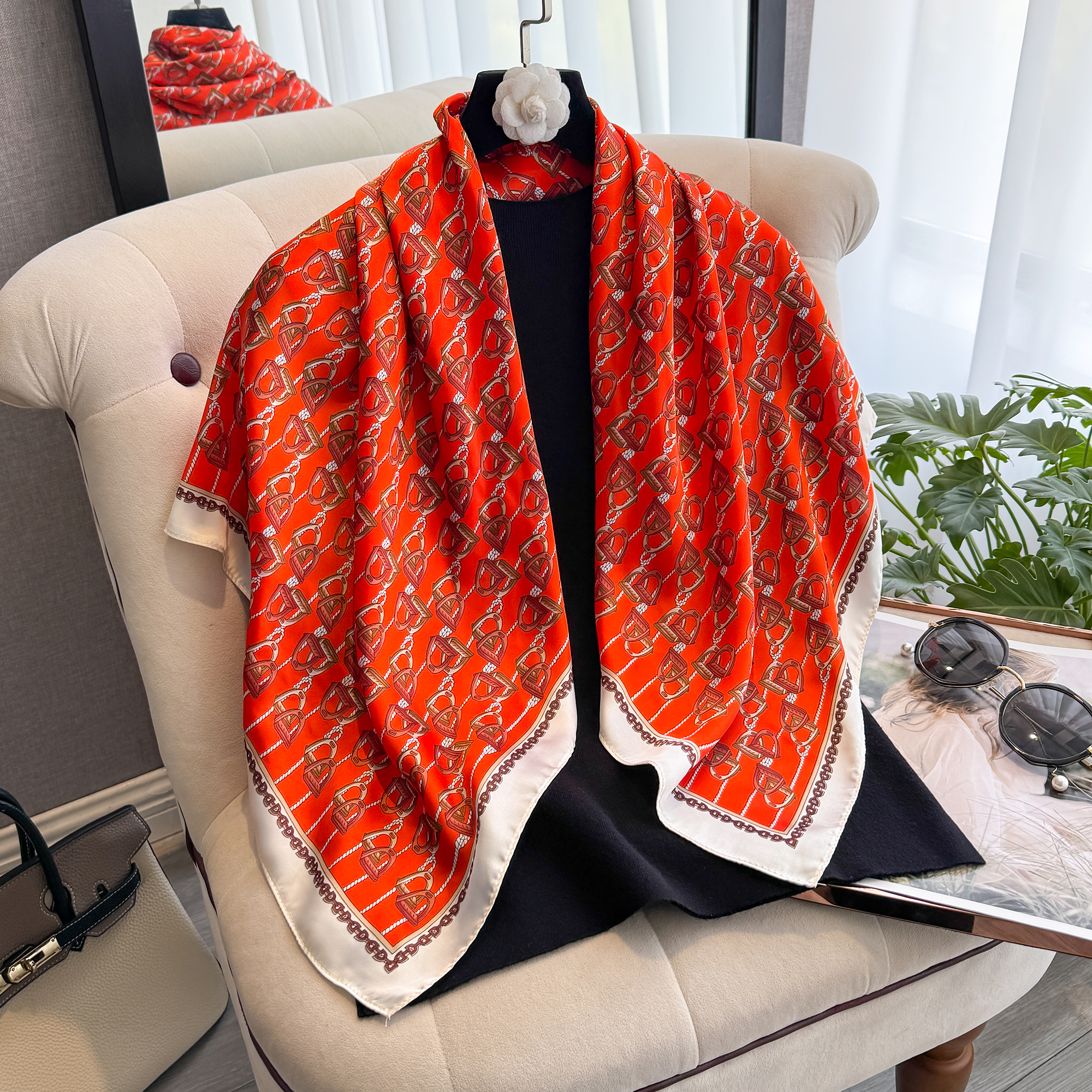 Dernière conception de luxe 90 cm soie femmes écharpe crème solaire Foulard châle Hijab femme cheveux Hijab enveloppes Foulard Bandanda Echarpe