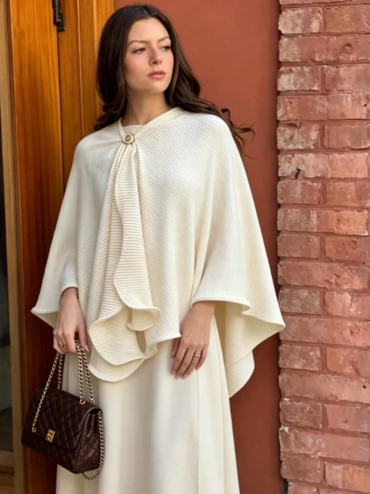 Ensemble Abaya élégant et luxueux blanc crème avec cape ample, haut et jupe longue pour femme musulmane, tenue formelle modeste pour l'Aïd, soirée, fête ou rendez-vous