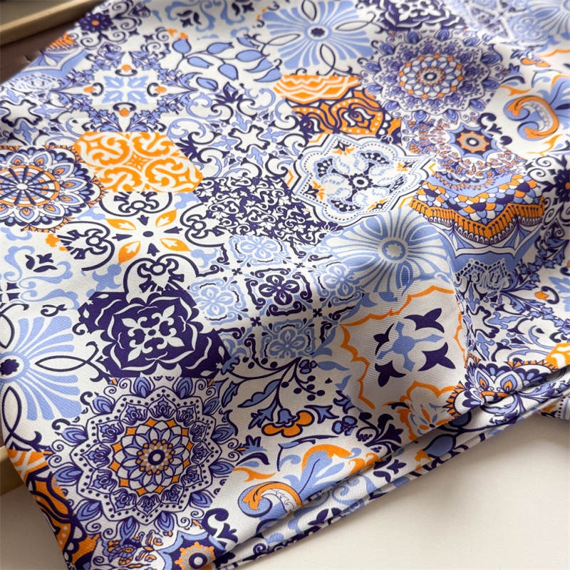 Écharpe triangulaire imprimée à double couche en soie simulée à imprimé léopard, avec chaîne, à nouer à la taille, protection solaire, châle, foulard pour femme