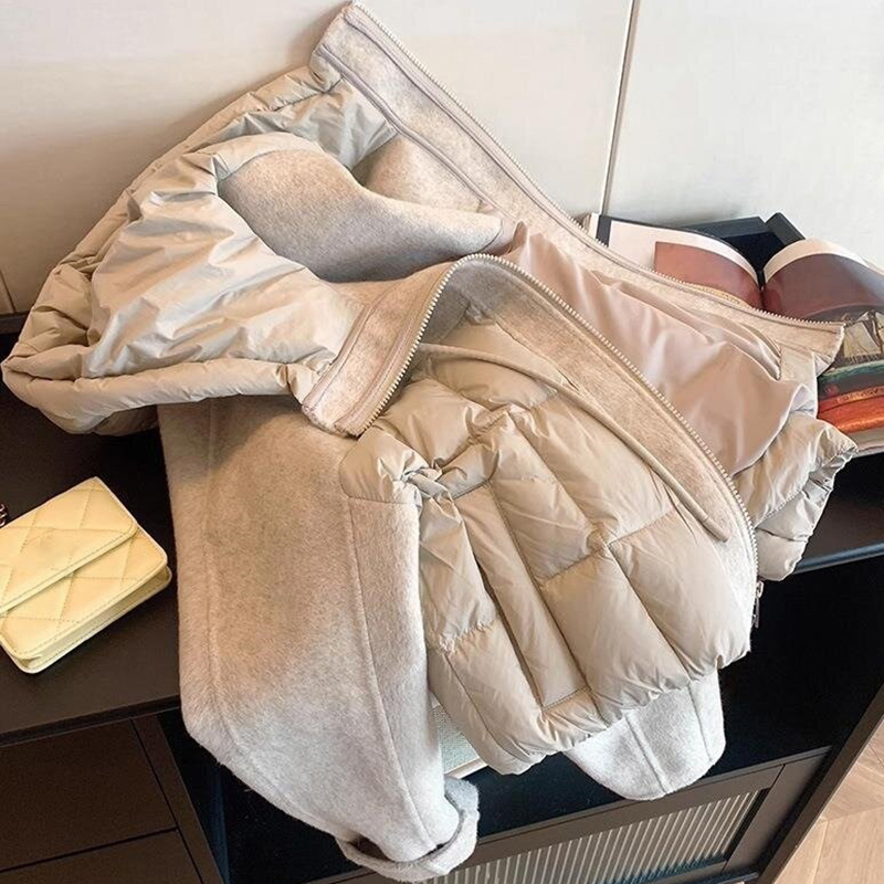 Veste courte matelassée en coton pour femme avec capuche à cordon de serrage, empiècements en tissu et fermeture éclair – Idéale pour les trajets quotidiens