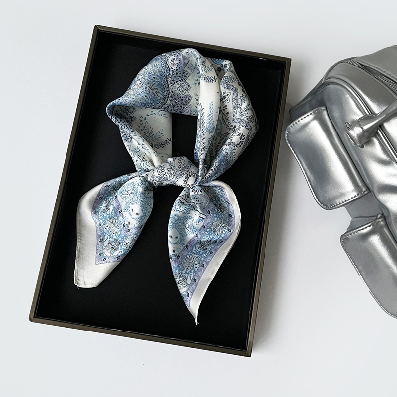 Foulard bandana vintage bleu en satin à motif cachemire pour femme, foulard en soie imprimé bohème, attache-cheveux, foulard carré pour le cou, turban de plage
