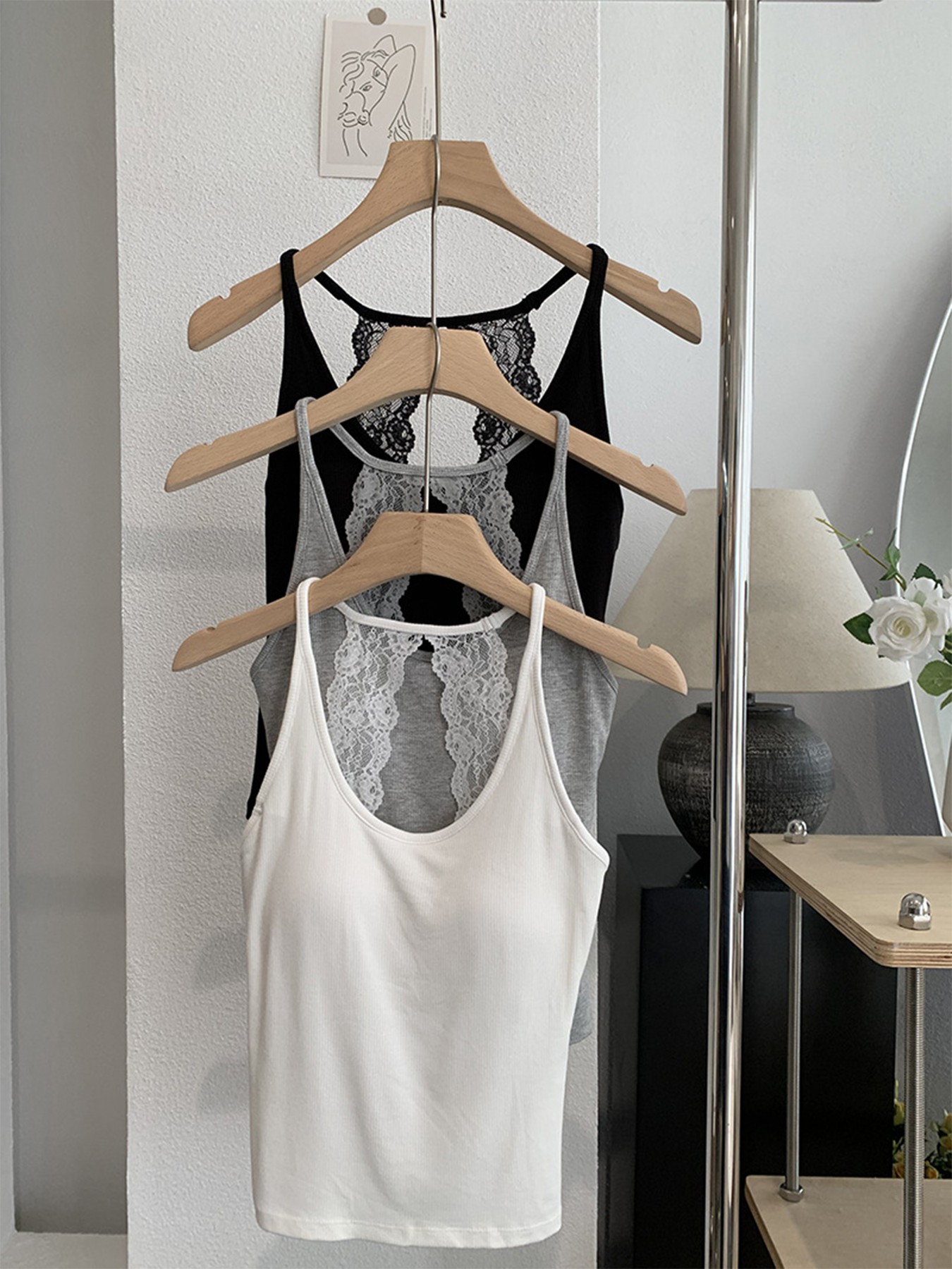 Débardeur sexy coréen en dentelle pour femme, dos nu, décontracté, polyvalent, d'été, à fines bretelles, style licou, doux, vêtement de sport