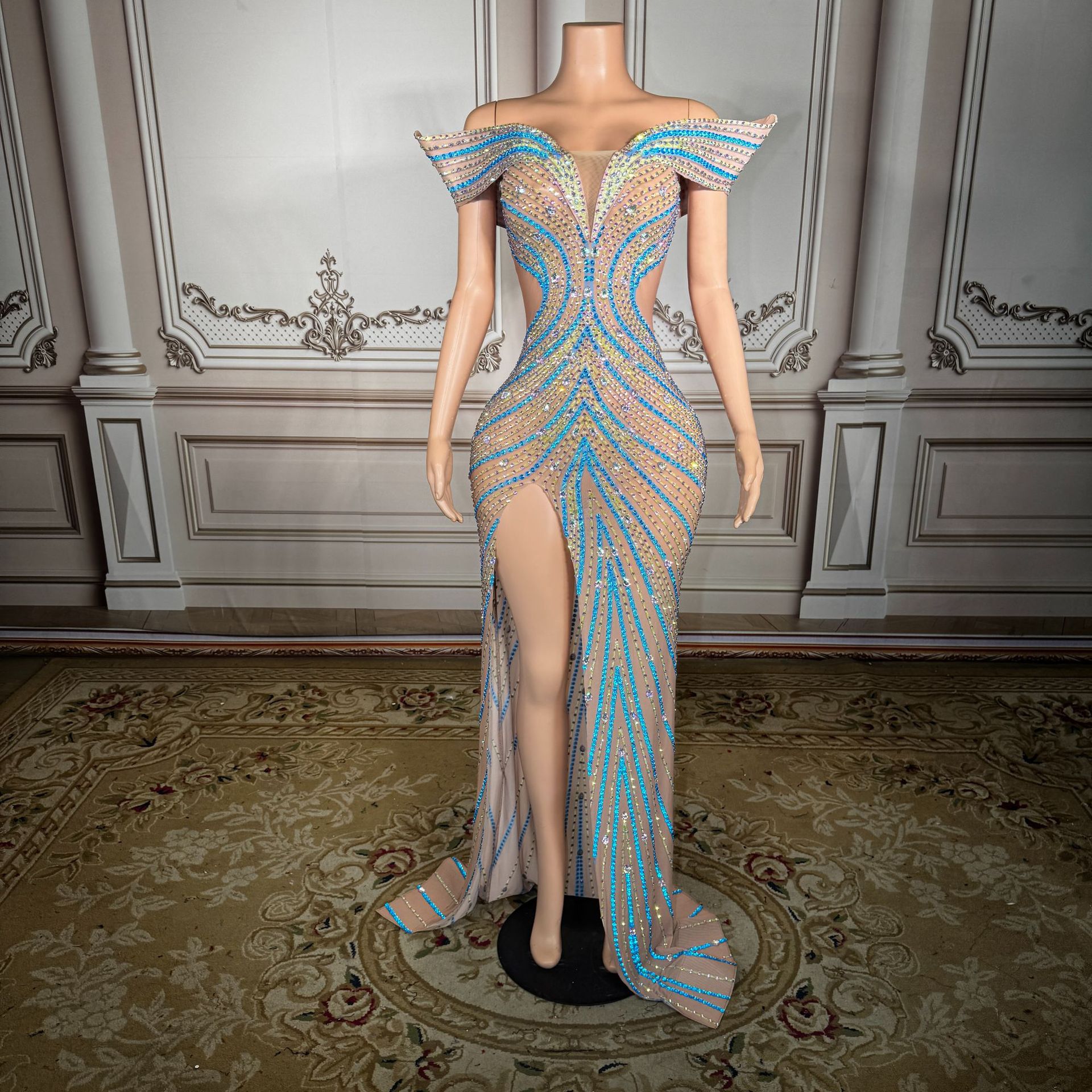 Robe de soirée asymétrique de luxe, coupe trapèze, avec fente, style long ajusté, idéale pour les mariages et les réceptions.