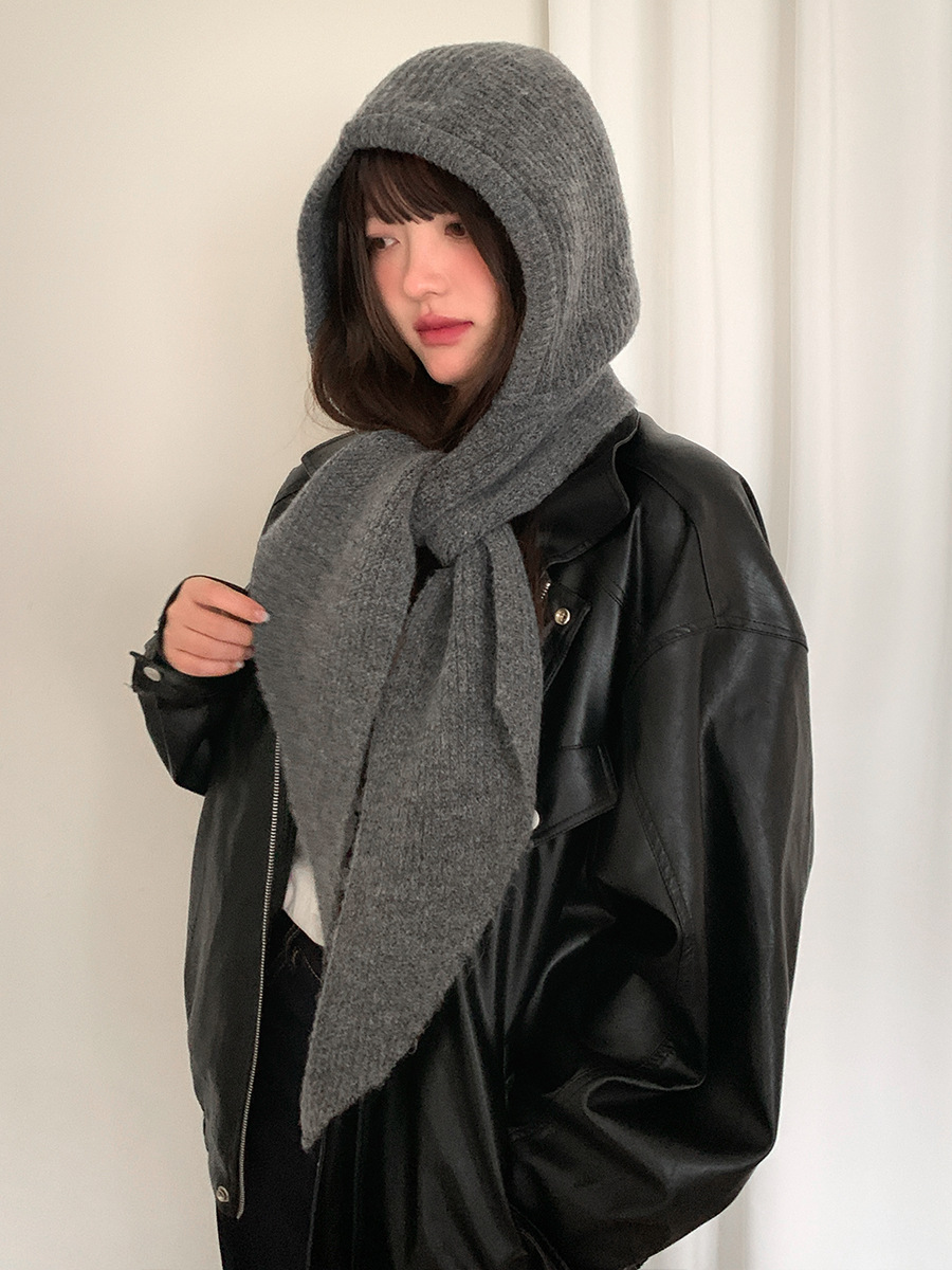 Combinaison chapeau tricoté avec capuche et écharpe pour femme pour la chaleur d'automne/hiver