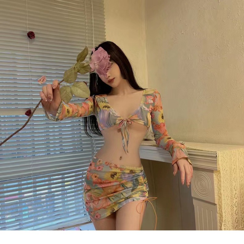 Bikini Sexy pour fille, col en v, poitrine attachée avec maille florale, T-shirt Ultra-fin + pantalon triangulaire, jupe enveloppée dans les fesses, vacances à la plage