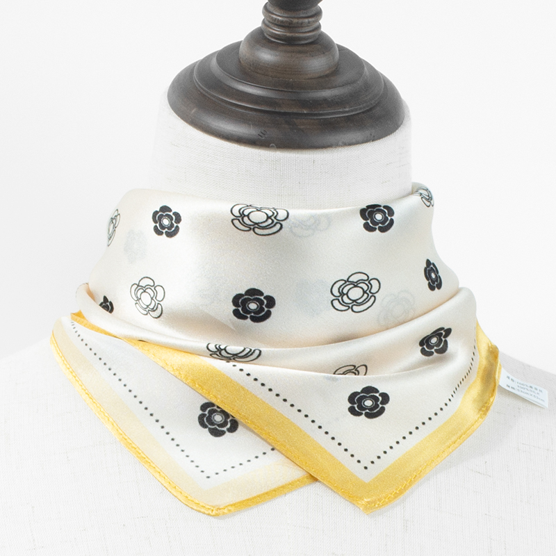 Foulard carré 100 % soie de mûrier pour femme, 53x53 cm, imprimé camélia, bandana polyvalent, accessoire de mode pour toutes les saisons
