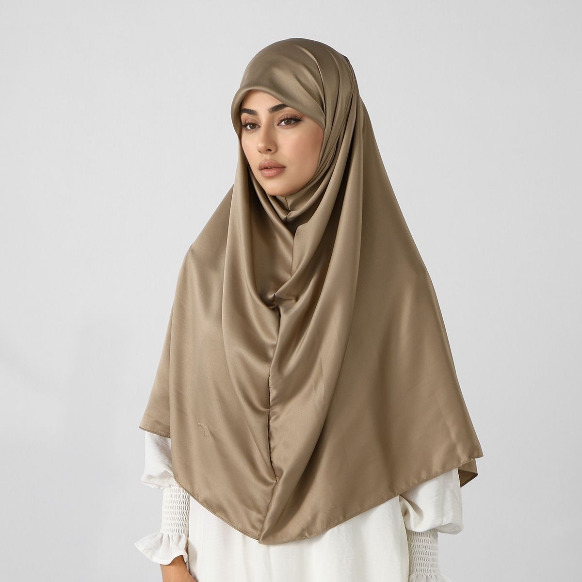Hijab instantané en satin de soie pour femme musulmane, couleur unie, longue écharpe, foulard quotidien, turban doux pour Ramadan et Eid