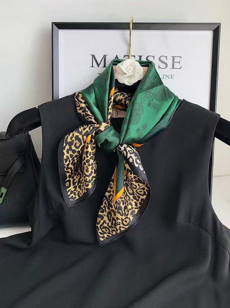 Foulard carré rétro en soie bleu marine, foulard pour femmes et hommes, Design Plaisley élégant, 100% foulards carrés en soie, foulards de cou 65cm x 65cm