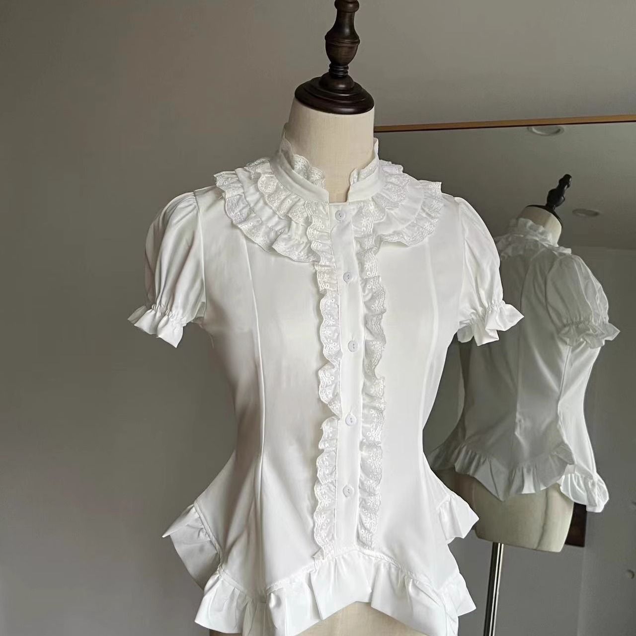 Chemisier japonais femmes vêtements Style Lolita coupe ajustée chemises blanches Camisas De Mujer dentelle volants été doux Blouses hauts