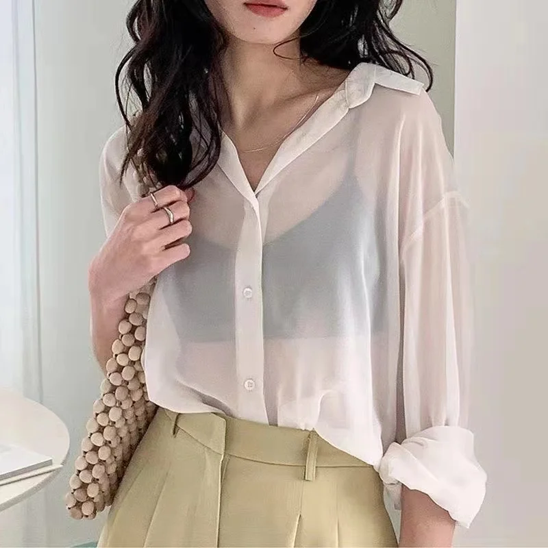 Chemise pour femmes Blouse à manches longues haut en mousseline de soie été Simple résistant au soleil mode tout-match basique coréen Sexy solide chemise décontractée