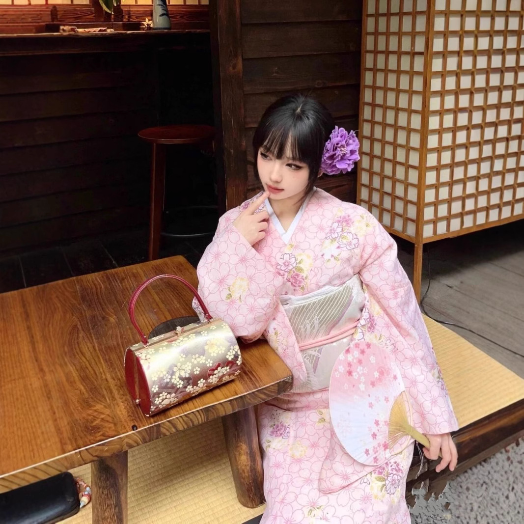 Nouveau Kimono formel traditionnel amélioré rétro dieu fille Yukata Photo photographie japonaise Photo vêtements